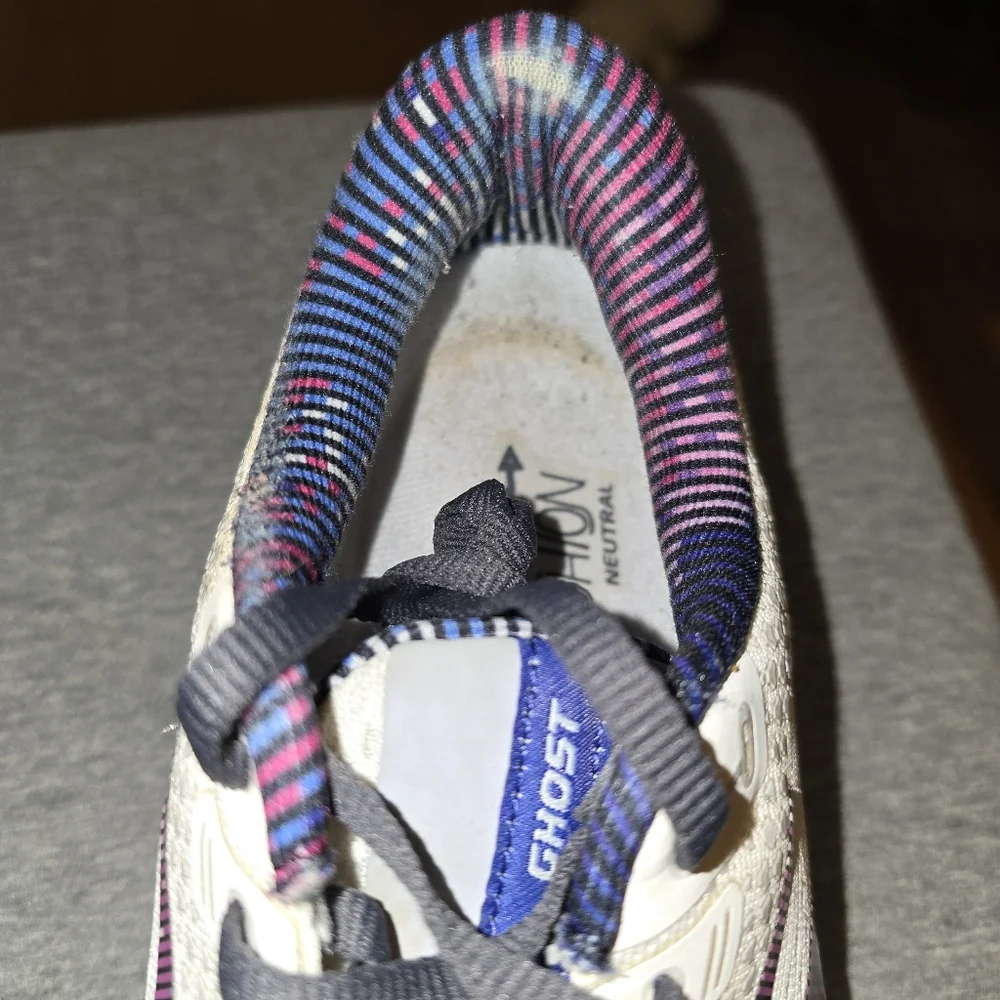 Brooks Women Size 10 Comfy footwear,workout,running - Picture 6 of 9